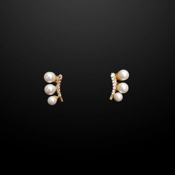 Shell Pearl Earrings