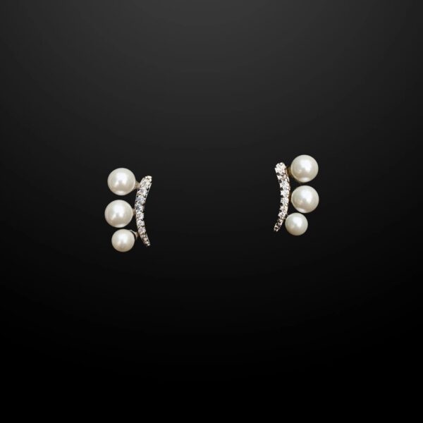 Shell Pearl Earrings