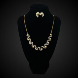 Shell Pearl Necklace Set