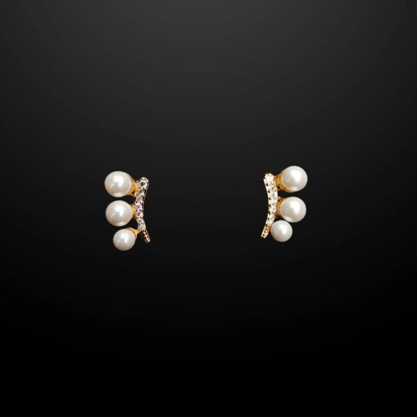 Shell Pearl Earrings