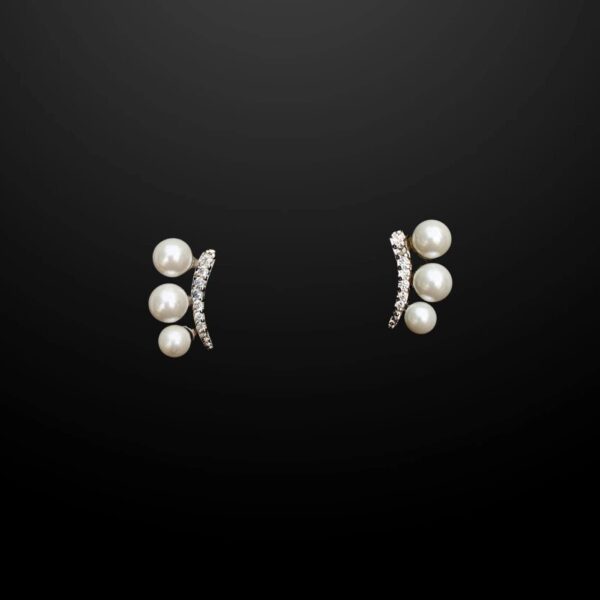 Shell Pearl Earrings