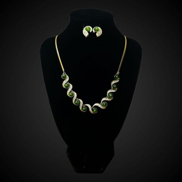 Dyed Jade Necklace Set