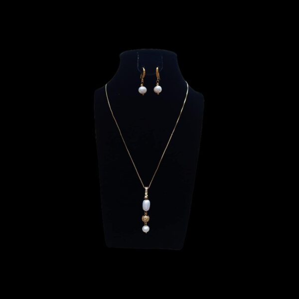 Fresh Water Pearl Necklace and Earring
