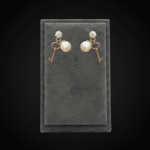 Shell Pearl Earrings
