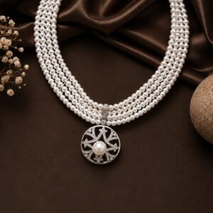 Shell Pearl Necklace